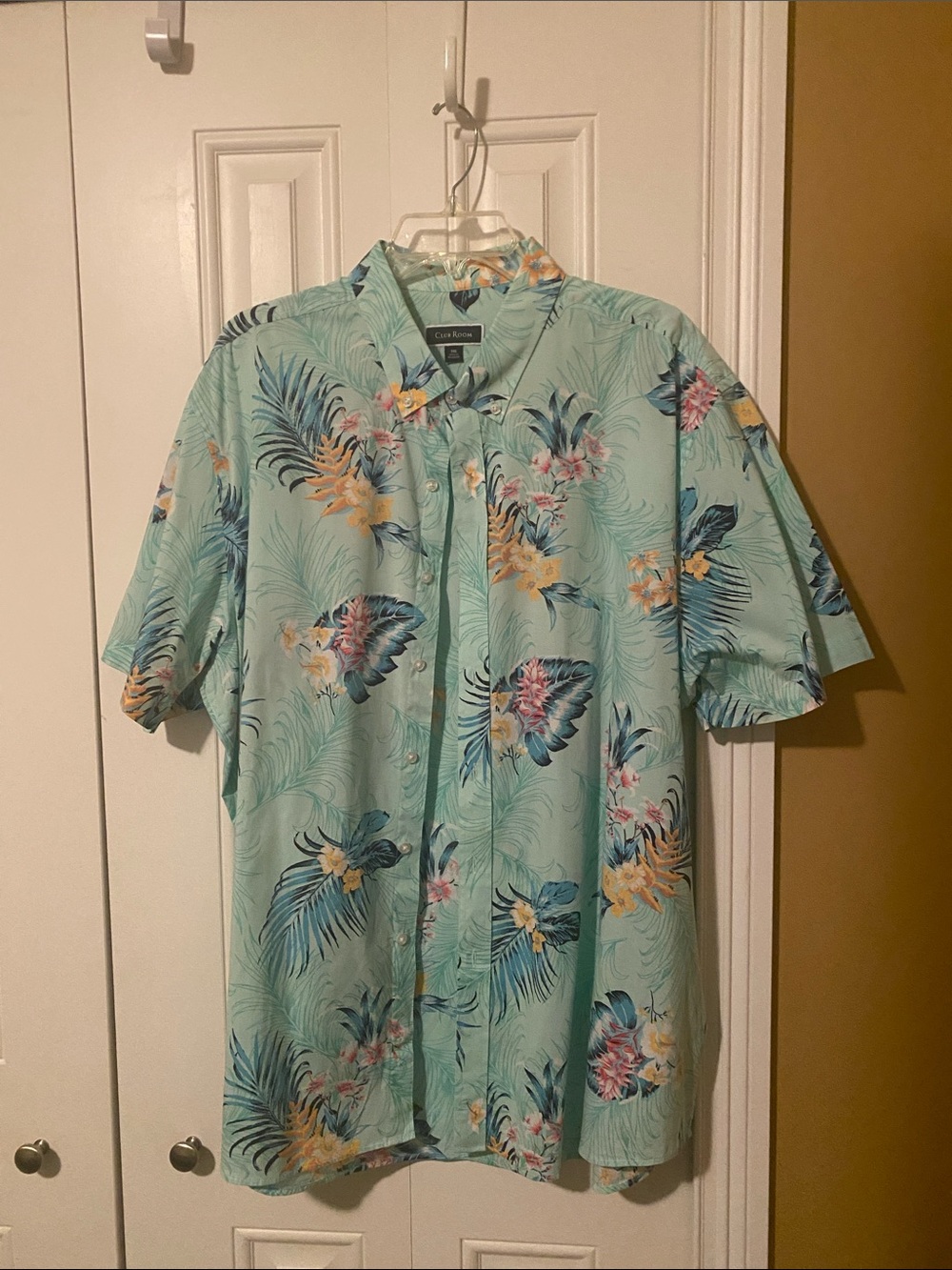 Club Room Men's Tropical Print Short Sleeve Shirt in Light Aqua